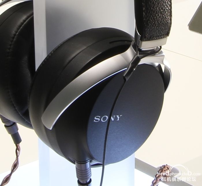 Sony-MDR-27-Detail1.jpg