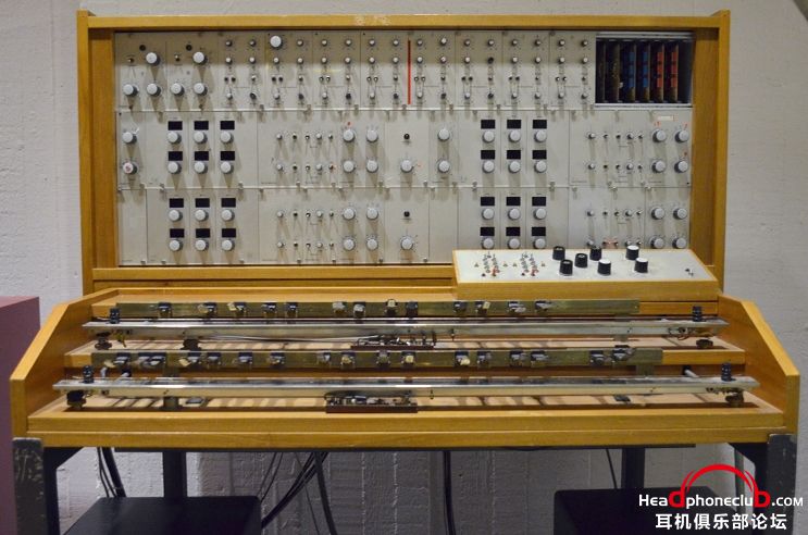 trautonium01.jpg