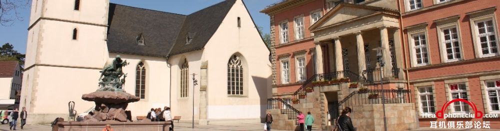 Rathaus_Kirche.jpg