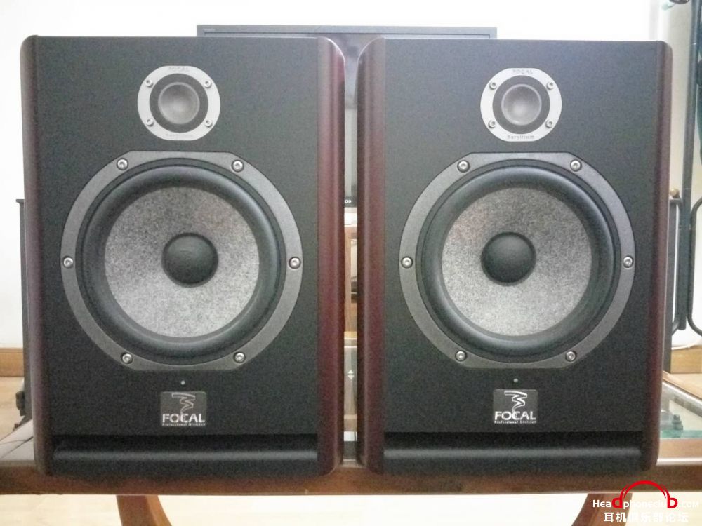 FOCAL SOLO6Be 2.jpg