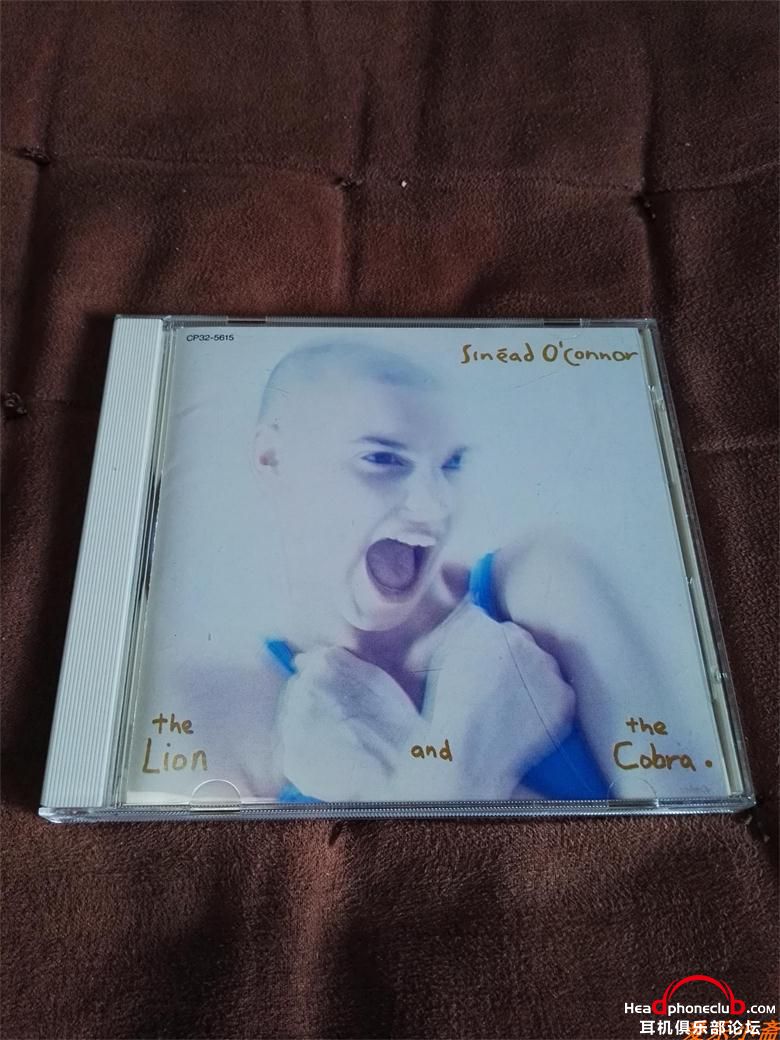 33 Sinead O'Connor -The Lion And The Cobra1.jpg