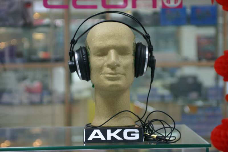 С head2.JPG