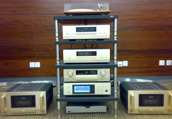 1Hi-Fi2.jpg