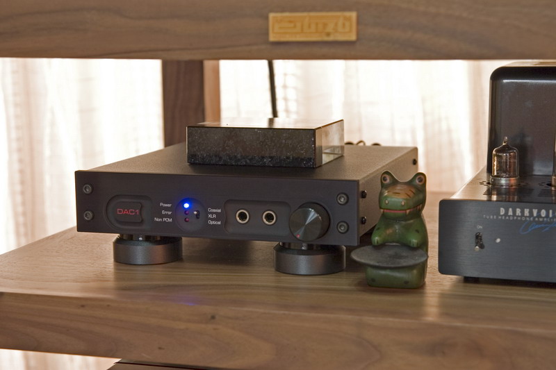 dac1s.jpg