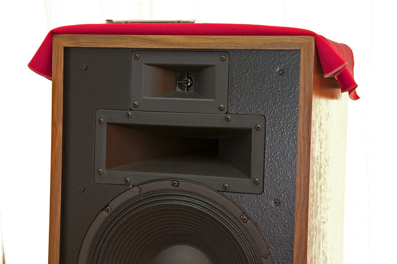 Klipsch close s.jpg