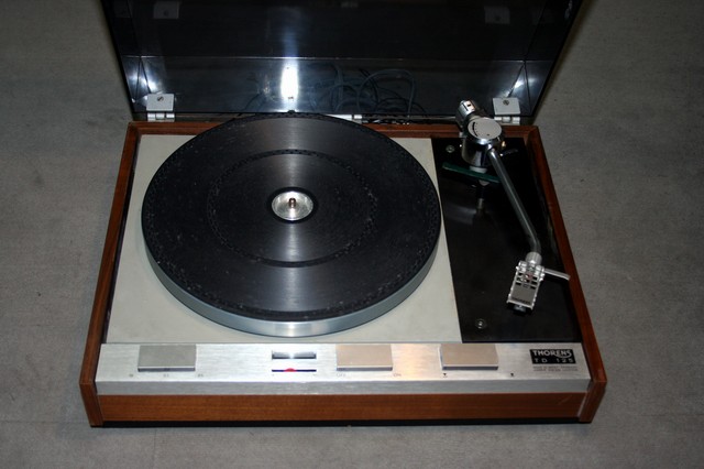 Thorens_TD125.jpg