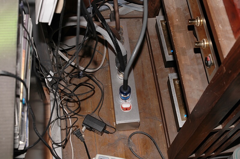 eagle 16- power dist.jpg