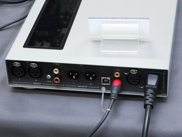 senn1030_hdvd800_2.jpg