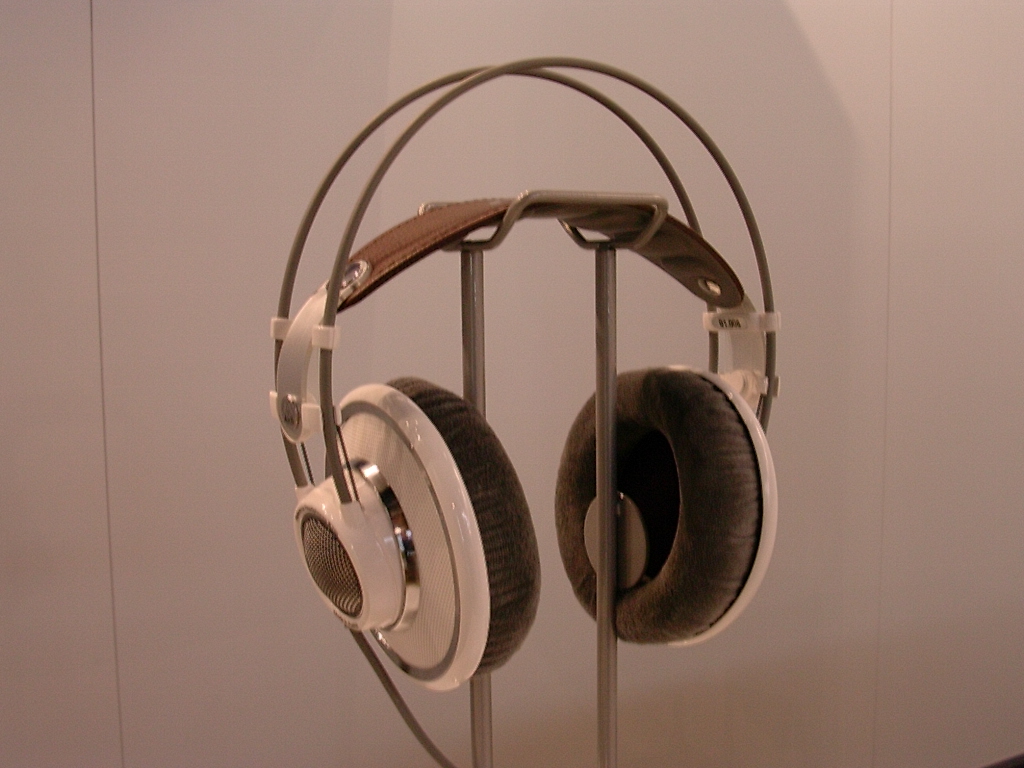akg601.jpg