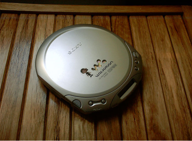 sony e221.jpg