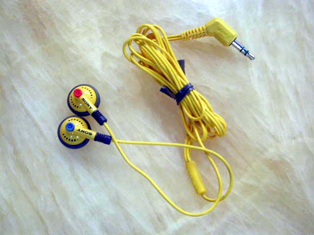 SONY-HEADPHONE-8215-1.jpg
