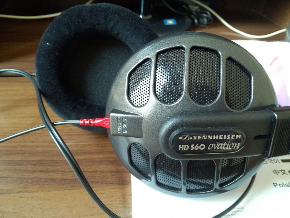 HD560 2.jpg