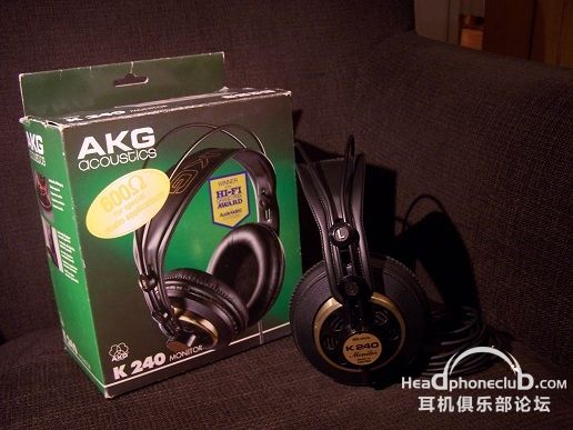 8AKG K240M.jpg