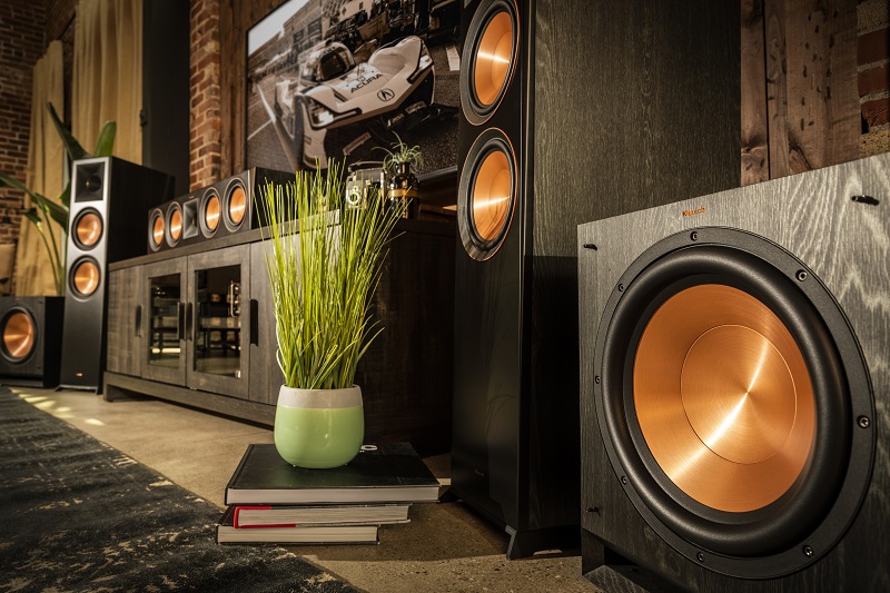 Klipsch_Reference_Premeire_Lifestyle_46.jpg