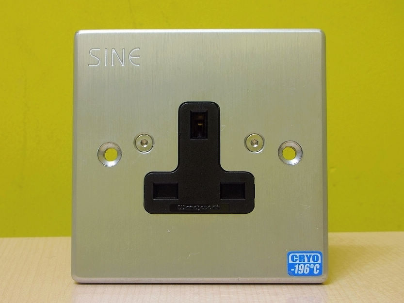 SINE䶳Ӣǽ-.jpg