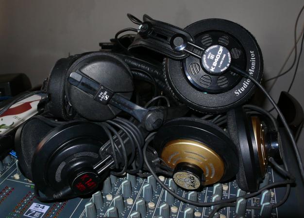 akg.jpg