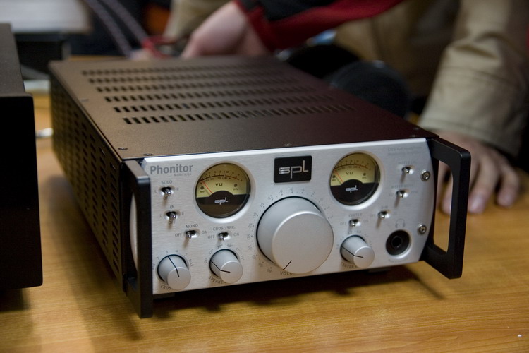 CRW_2199s.jpg