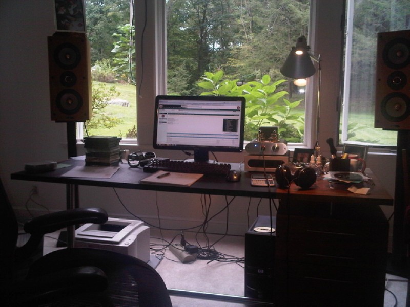 1000x500px-LL-af67bc8c_computerstereo.jpg