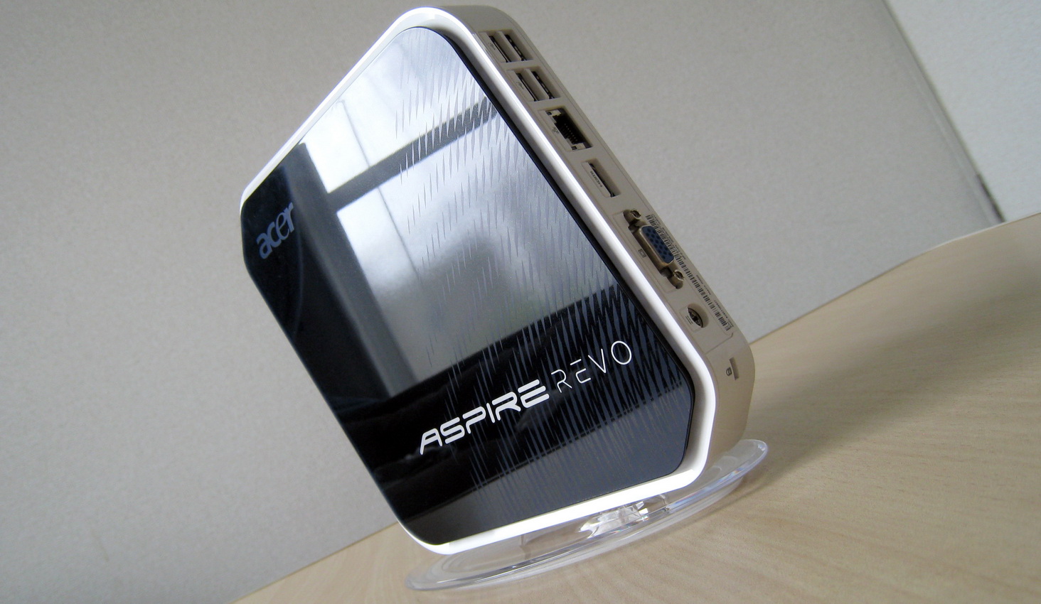 acer-aspire-revo-23.jpg