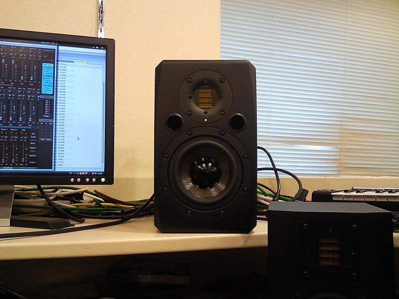 S1X-800.jpg