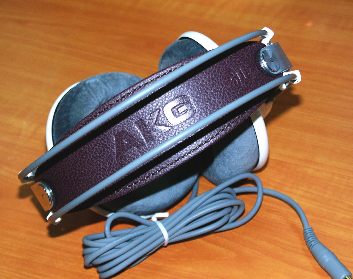 AKG-03.jpg