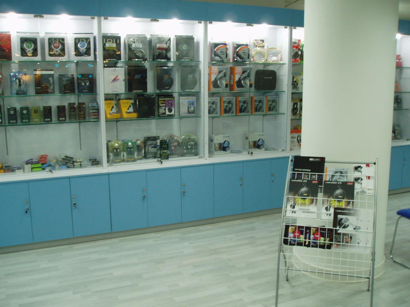 shop2.jpg